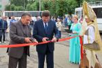 Глава Центрального округа Сергей Дмитриенко и мэр Омска Вячеслав Двораковский открывают мини-парк