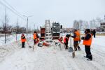Снег с омских дорог вывозится на специализированные полигоны