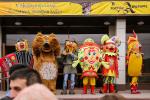 Участников фестиваля приветствуют персонажи русских сказок