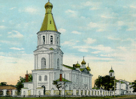Kriegsdom Voskressenskij, der erste Steinbau, der in Omsk 1884 gebaut wurde