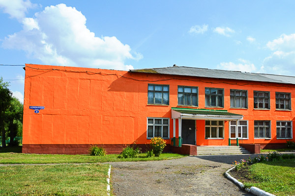 Школа в поселке Большие Поля после реконструкции
