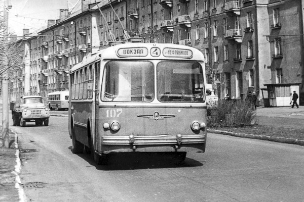 Омский троллейбус на 4 маршруте: историческая фотография