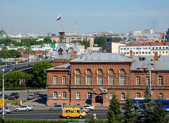 Центральный ао омск. Омский горсовет здание. Мэрия города Омска. Администрация центрального округа города Омска. Омск здание администрации области.