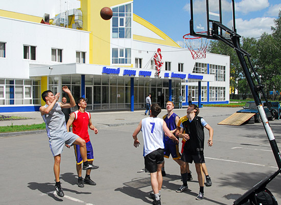 Первый слет молодежи Ленинского округа города Омска. Стритбол