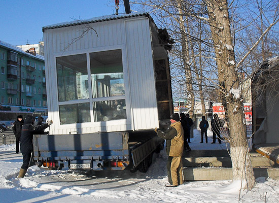 Работы проводятся с привлечением специальной техники и при участии сотрудников полиции