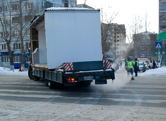 Городские земли освобождаются от самовольно установленных павильонов