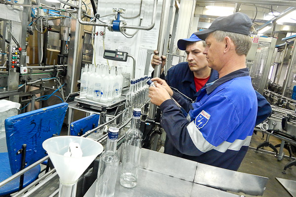 На заводе «Омсквинпром»