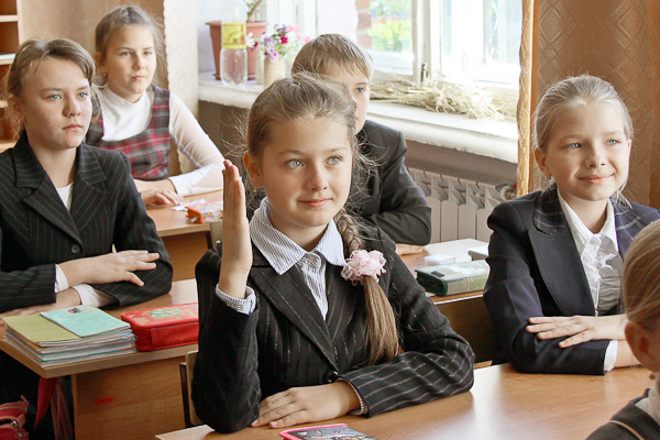 The lesson is underway at Omsk school