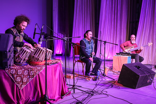 Радик Тюлюш и музыканты проекта &laquo;Чалама&raquo;. Этнофестиваль &laquo;Огни Самайна&raquo;, Омск