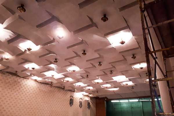 Зал Дворца культуры &laquo;Колос&raquo; в поселке Большие Поля до реконструкции