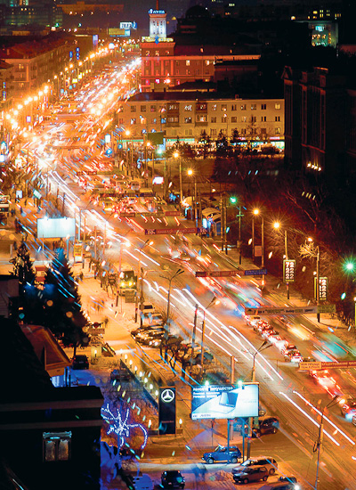 Traffic artery of Omsk: night view