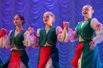 Болгарское хоро в их исполнении — красивая классическая постановка