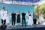 Сцена на Музейной не пустует: первым выступил акапельный ансамбль «Проект П»