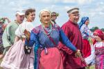 Организаторам праздника помогают омичи из Русского клуба «Пой-пляши»