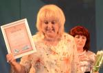 Старшая по подъезду Надежда Шабанова получила заслуженную награду