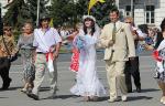 В параде-шествии приняли участие омские молодожёны