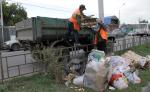 По графику сбор мусора с улицы Герцена производится по понедельникам, однако специалистам управления благоустройства ежедневно приходится наводить порядок на одной из основных магистралей Центрального округа
