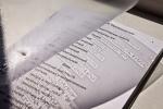 Пособия для слабовидящих содержат надписи по Брайлю и крупный шрифт