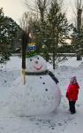 Детство — это когда снеговики выше тебя ростом. Двор дома № 2 по улице Пономаренко. КТОС «Чкаловский-2», 2-е место