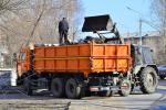 Из города в этот день было вывезено около девяти тысяч кубометров мусора
