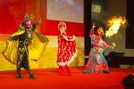Актеры театра провинции Сычуань: быстрая смена масок