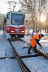 На конечной в Амурском посёлке рельсы переводит ручная стрелка