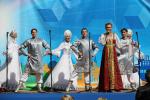 Русские народные песни открывают представление