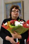 Директор Городского музея «Искусство Омска» Лариса Тимкова принимает поздравления как организатор выставки-конкурса