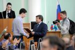 Вячеслав Двораковский наградил почетными грамотами и благодарственными письмами администрации Омска ученых и специалистов омских предприятий, вузов, НИИ и КБ