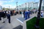 Торжественная церемония открытия  состоялась перед входом в Омский драматический театр