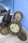 Фонарь и часы, подарки музею от мастеров самолетостроения