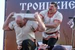 Кульминация программы — богатырское шоу «Русская сила»