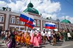 Шествие на улице Ленина: разнообразие под единым флагом