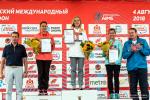 Награждение женщин на дистанции 21,1 км