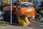 А добраться к месту прогулки можно по чистой улице!