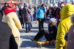 Отсутствие снега — не повод отказываться от санок!