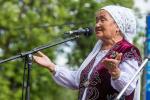 На сцене омичка — победительница песенного конкурса в Казахстане