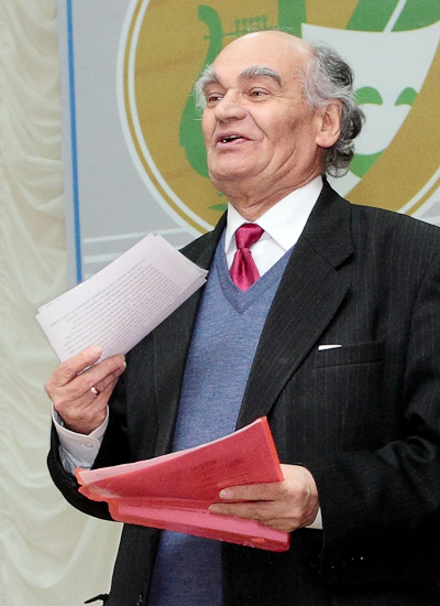 Вадим Физиков, кандидат филологических наук, доцент, постоянный ведущий литературоведческих мероприятий