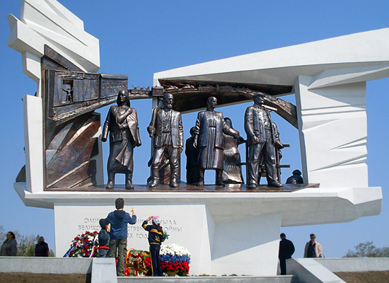Памятник труженикам тыла в Омске
