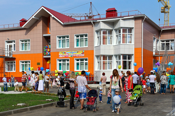 鄂木斯克新建筑的幼儿园