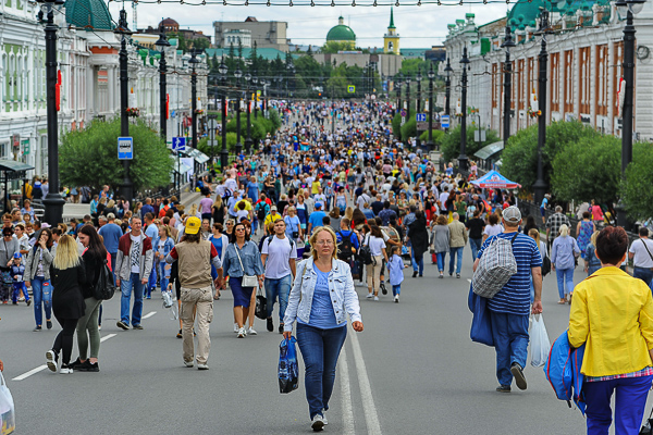 В Центральном округе проходят основные мероприятия в рамках празднования Дня города, на улицы выходят тысячи омичей